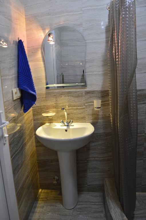 Apartment Near Park 36 Batumi Exteriör bild